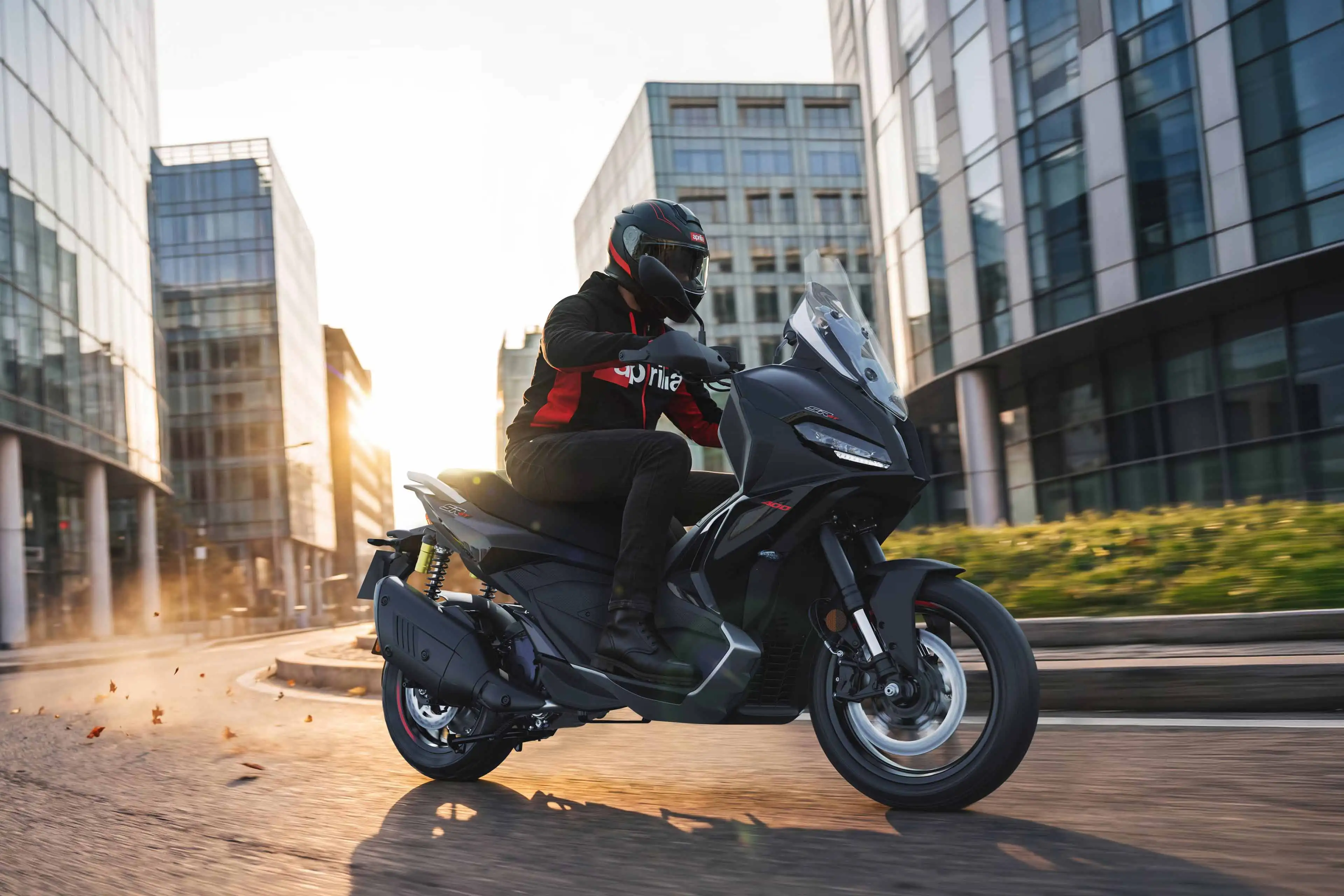Aprilia SR GT 400 med vožnjo