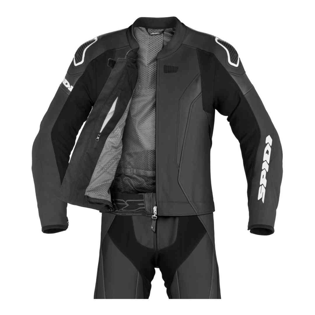 Ramenske kapice Warrior na usnjenem kombinezonu