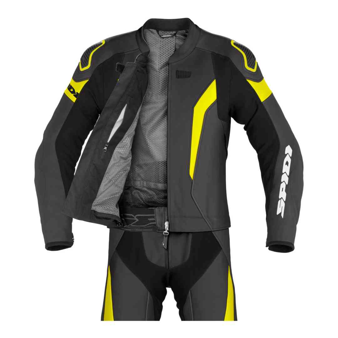 Ramenske kapice Warrior na usnjenem kombinezonu