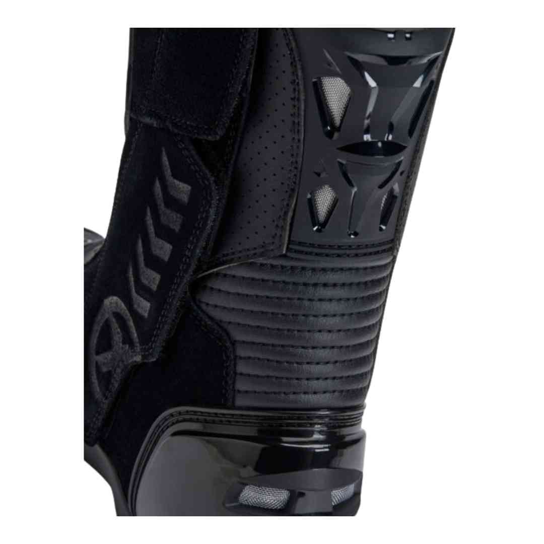 Detalj ventilacijskih panela i fleksibilnih umetaka na XPd čizmama