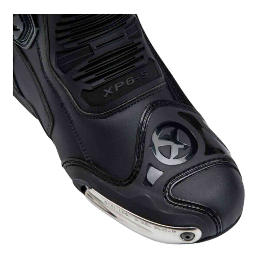 Detalj prednjeg dijela s klizačem na XPd trkaćim čizmama