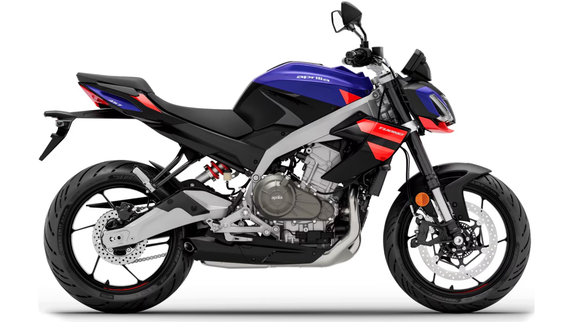 Aprilia Tuono 457 moder športni naked motocikel – stranski pogled na motocikel z agresivnim dizajnom in LED žarometom