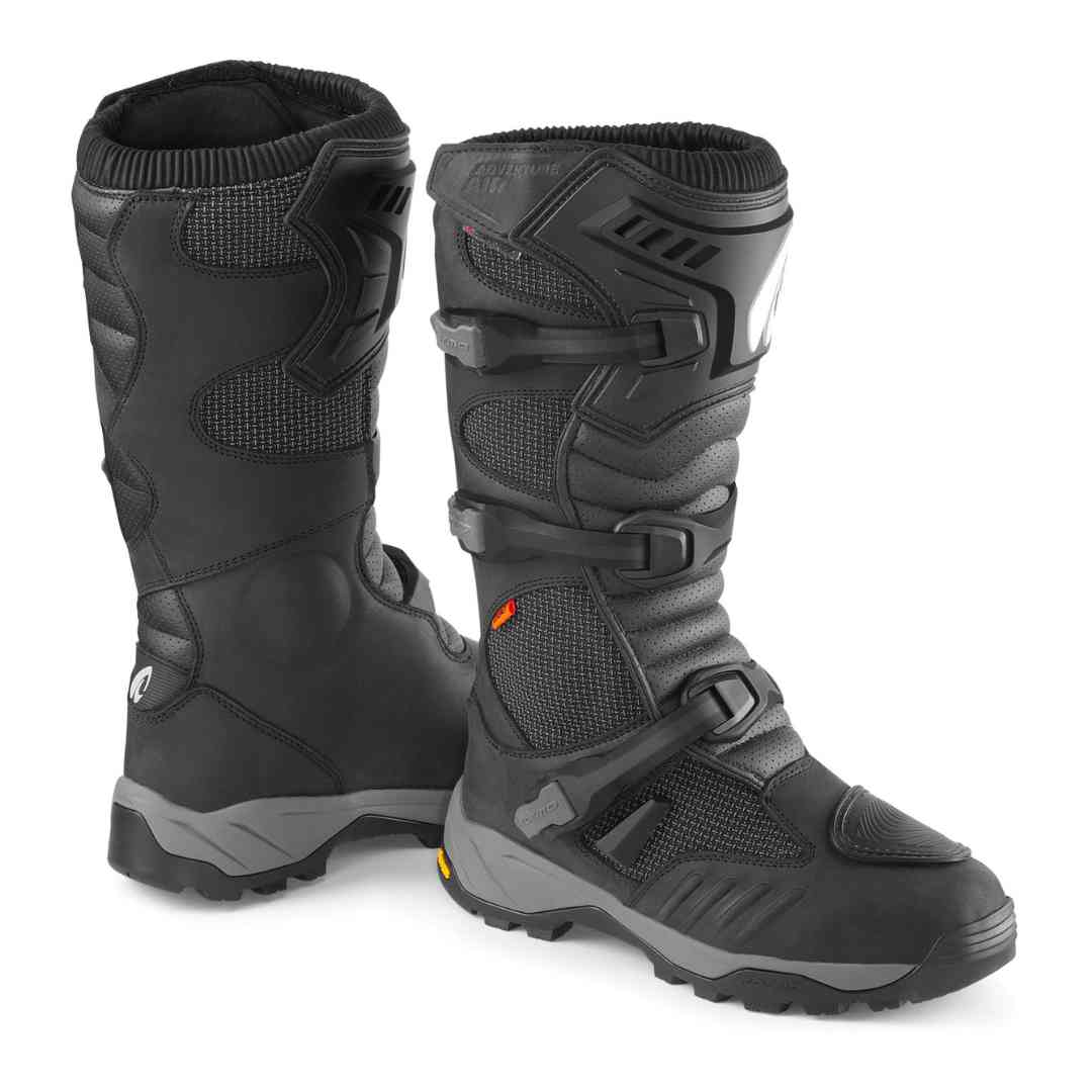 Crne motociklističke čizme Forma Adventure Air Dry za touring i adventure vožnju – par.