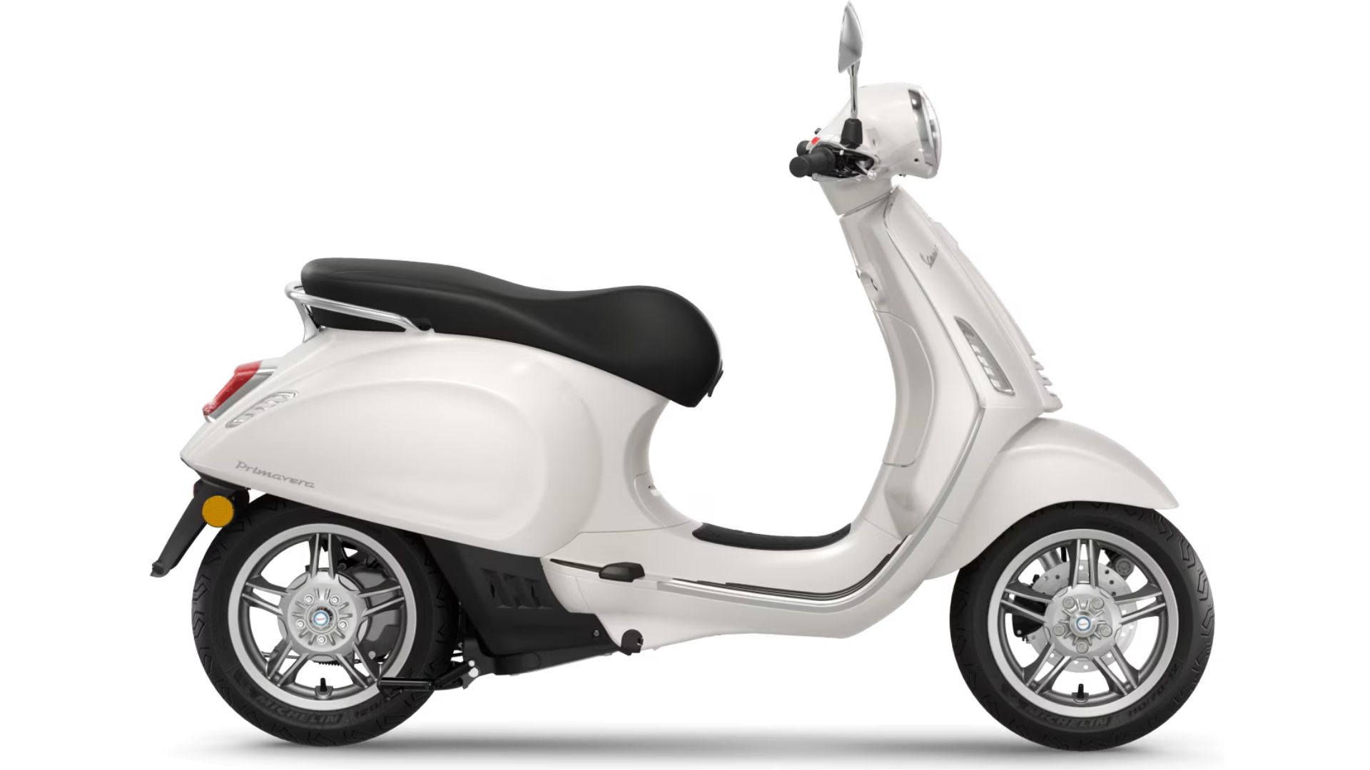 Vespa Primavera Elettrica 45 električni skuter pogled spredaj