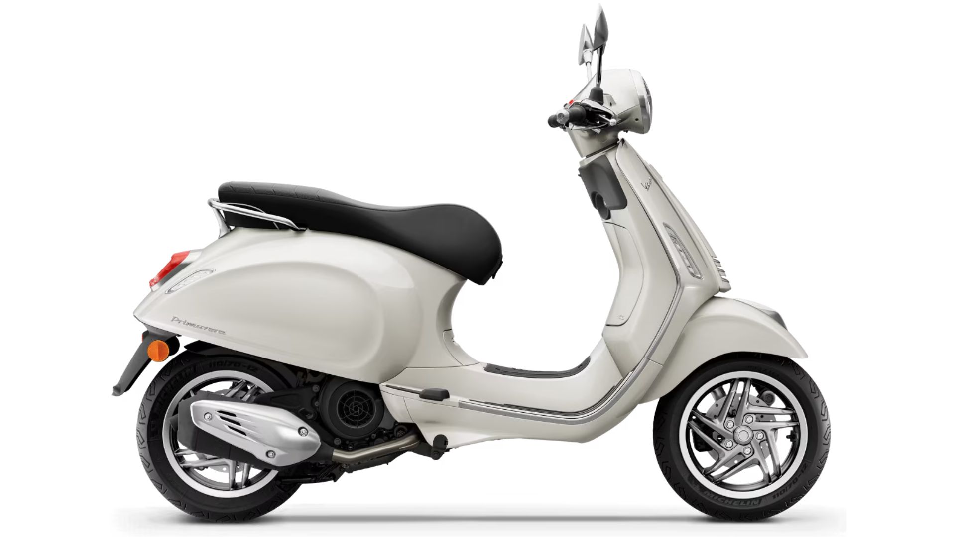 Vespa Primavera 150 skuter pogled spredaj