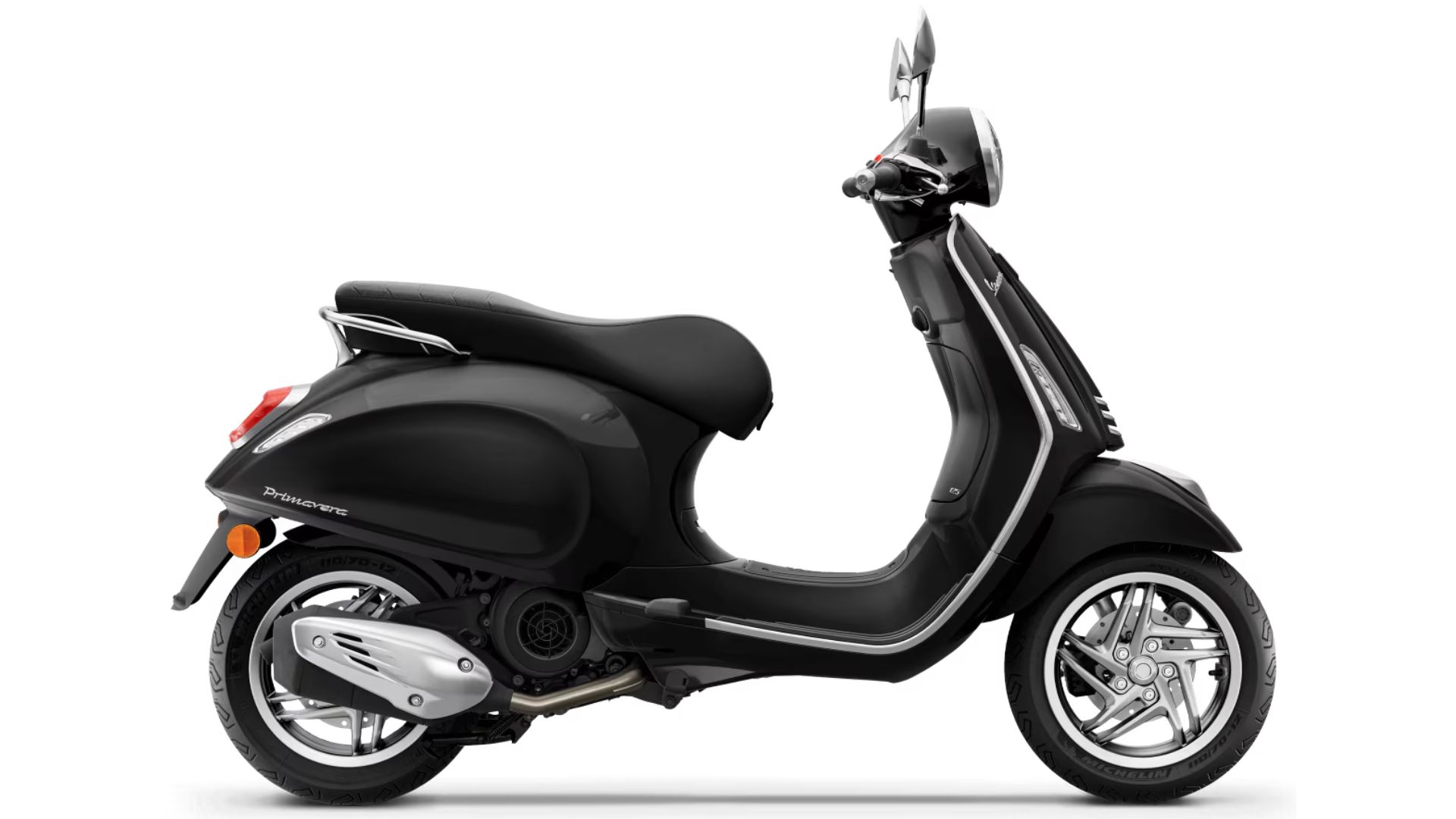 Vespa Primavera 50 skuter v prepoznavnem italijanskem dizajnu