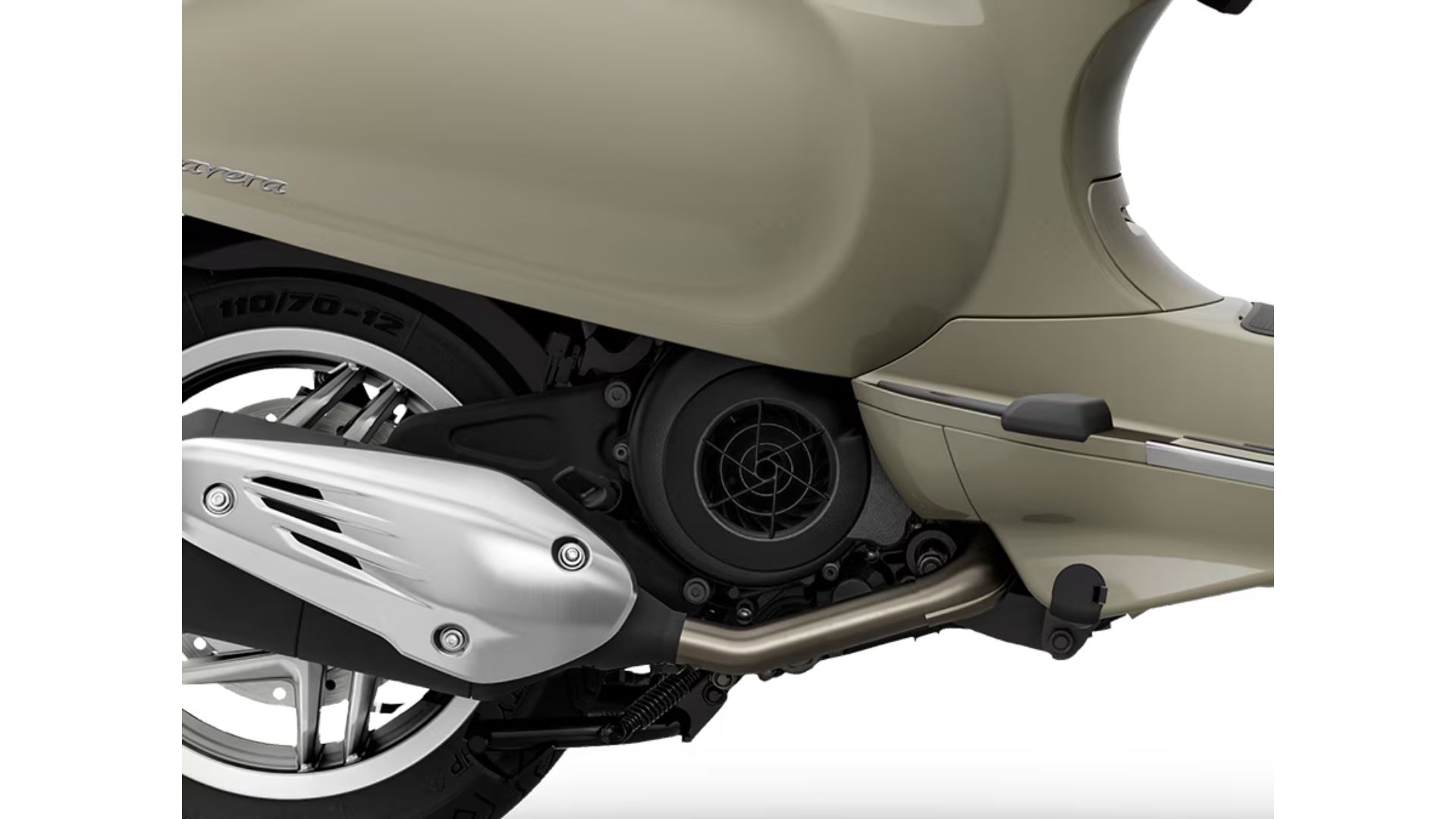 Vespa Primavera 50 med vožnjo po mestnih ulicah