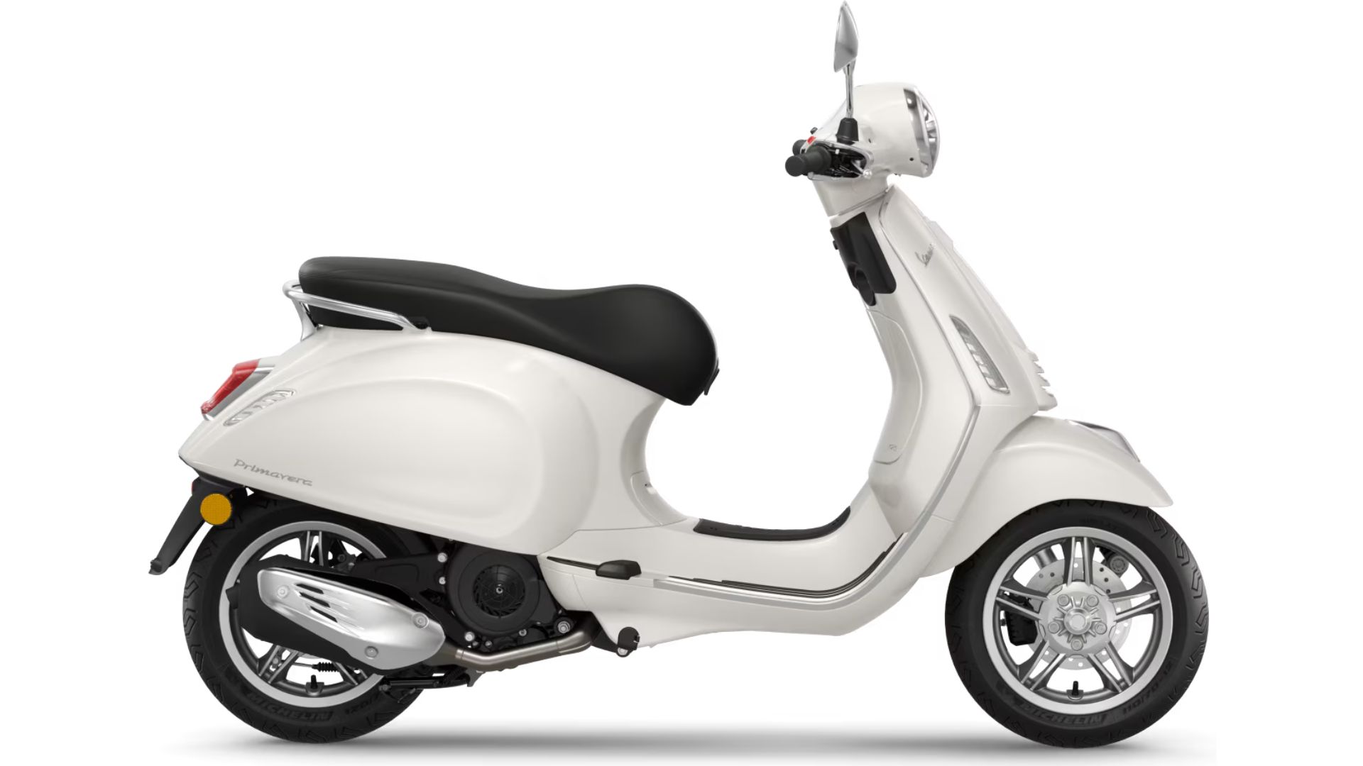 Vespa Primavera 125 – pogled z leve strani.