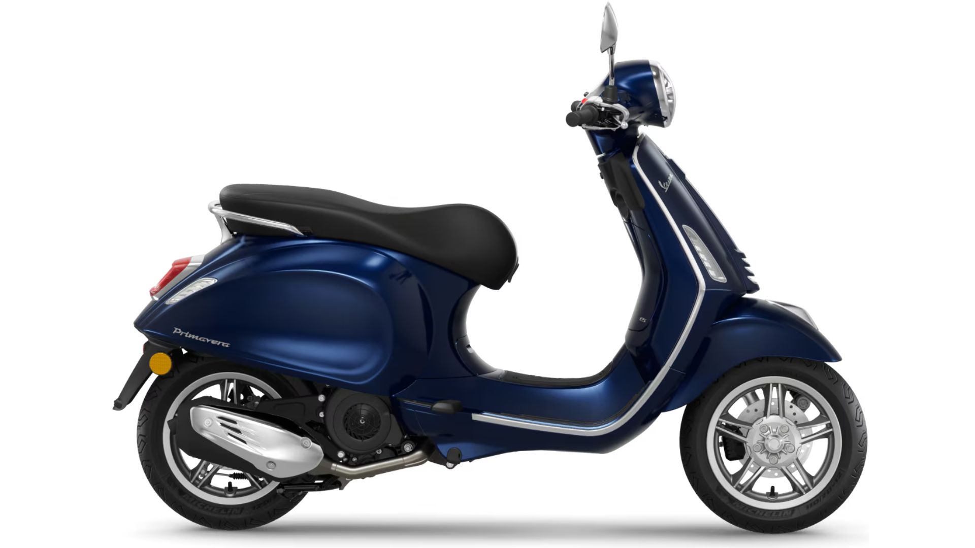 Vespa Primavera 125 – pogled z leve strani.
