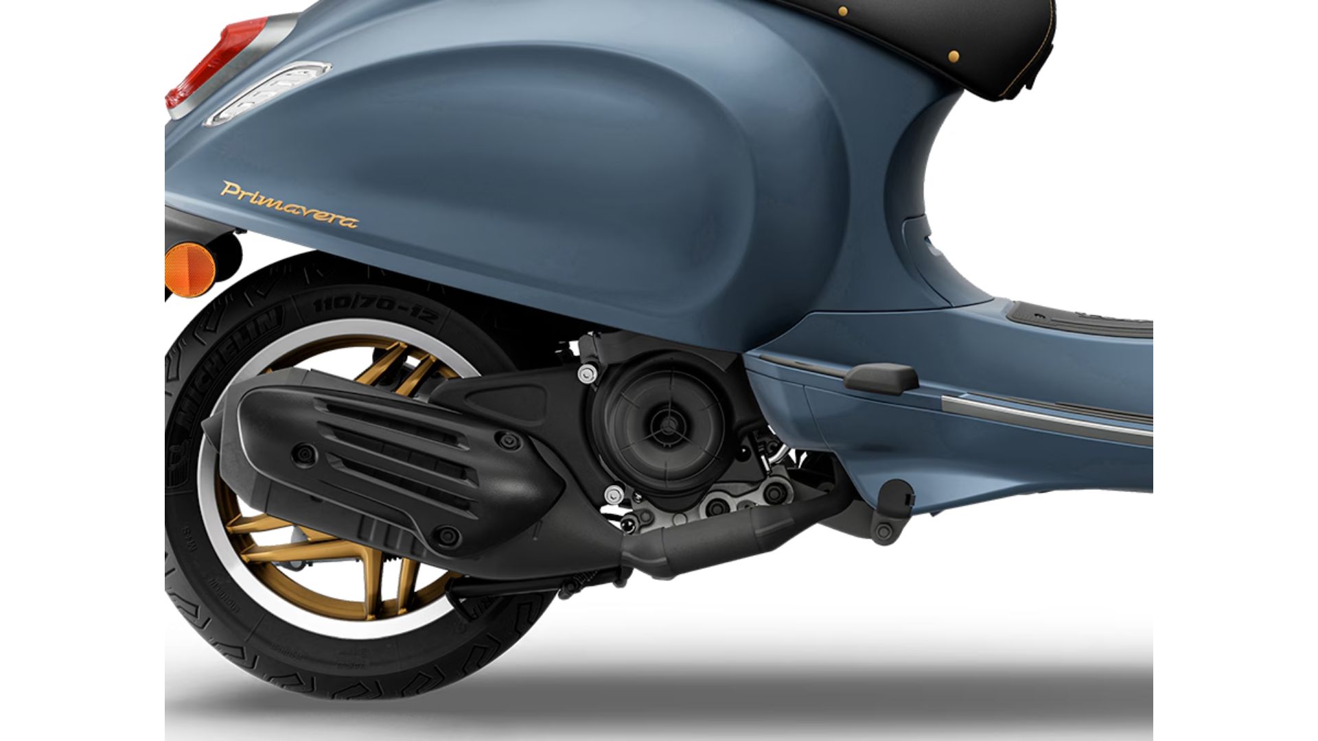 Vespa Primavera Officina 8 50 – pogled z desne strani.
