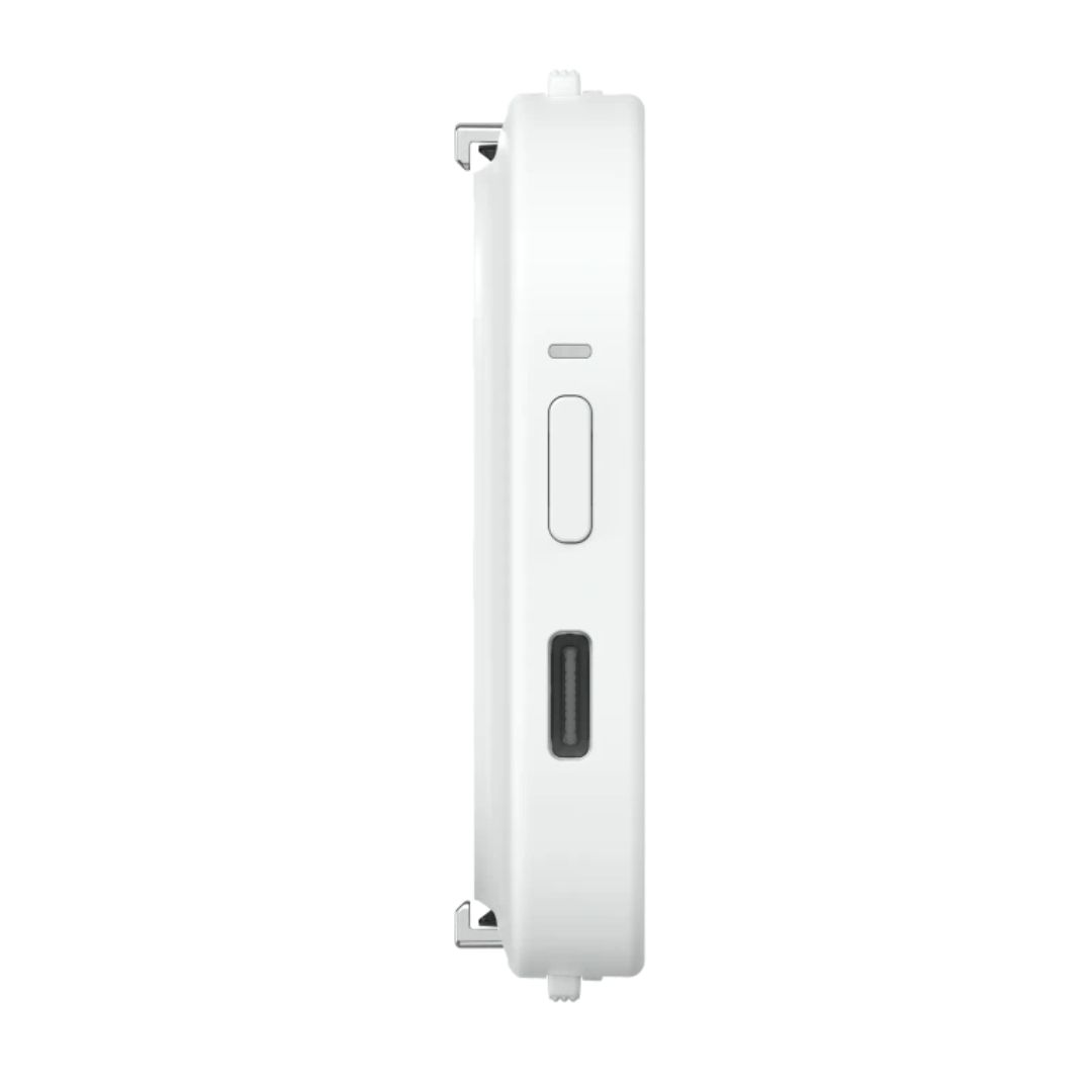 Kamera Insta360 GO 3S postavljena u baterijski modul