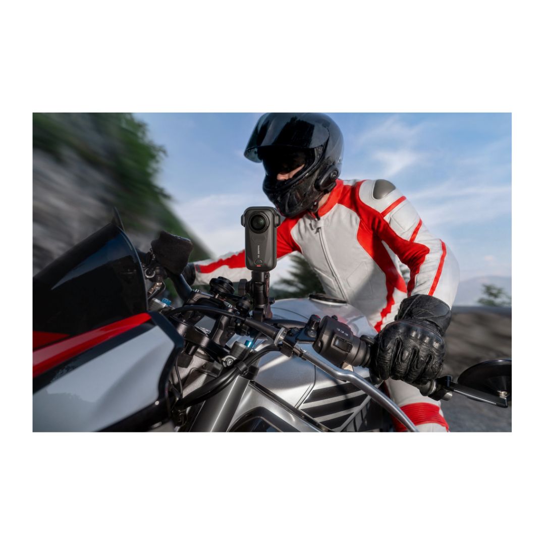 Fleksibilni 3M nosači iz kompleta Insta360 X6 Motorcycle Bundle