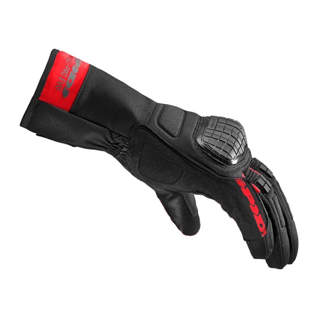 Bočni pogled na crnu motociklističku rukavicu sa zaštitom za zglobove i produženom manžetom s natpisom "Waterproof EVO".