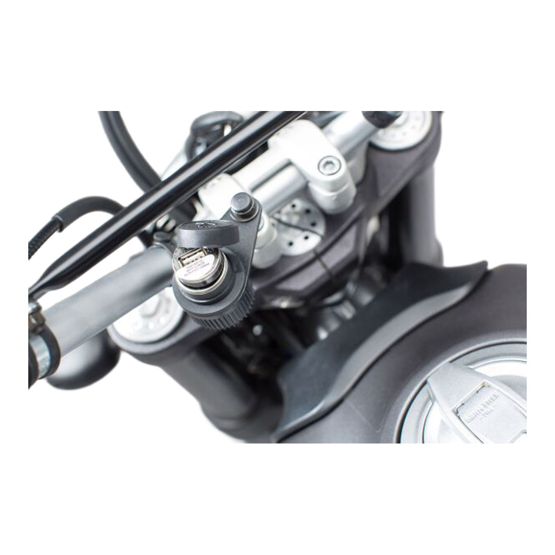 SW-MOTECH M8 nosilec 12 V vtičnice za vžigalnik