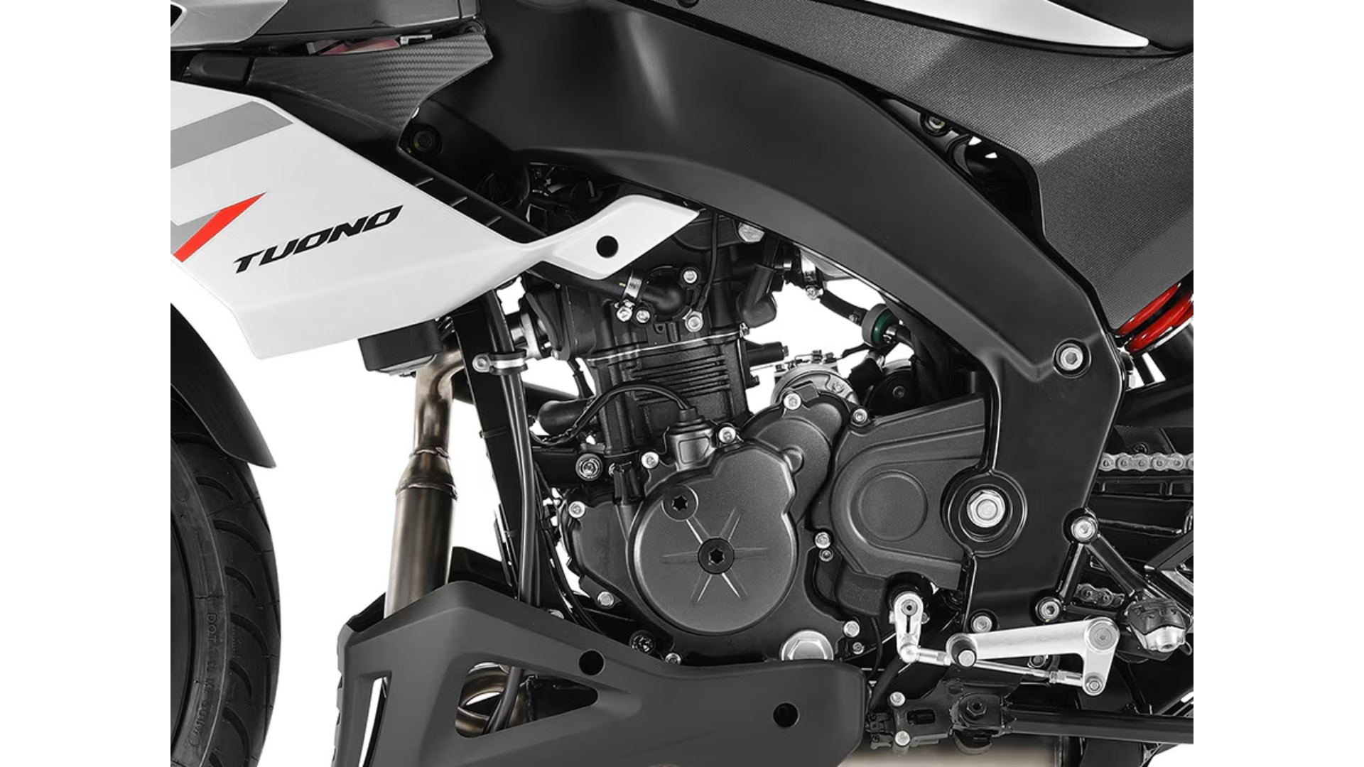 Pogled od spredaj: Aprilia Tuono 125 Euro 5 s trojnim LED-žarometom