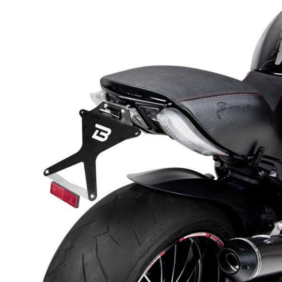 Barracuda nosilec – nameščen na Ducati Diavel