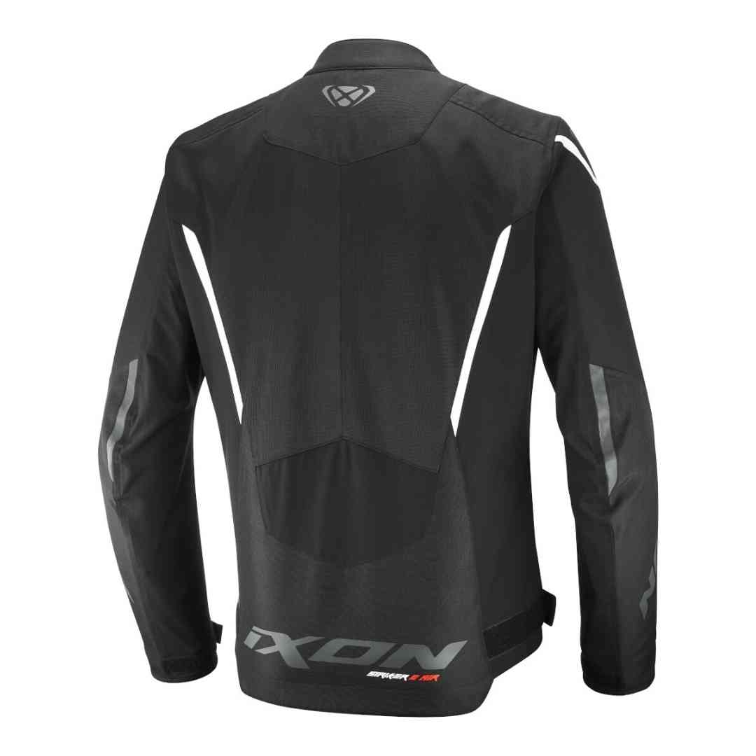 Prikaz odstranljive DryMesh membrane na Ixon Striker 2 Air WP jakni
