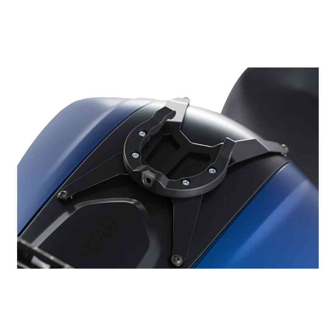 ION podkev nameščena na BMW F 800