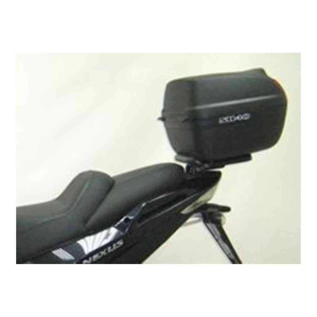Bočni pogled na SHAD Top Master na Gilera Nexus