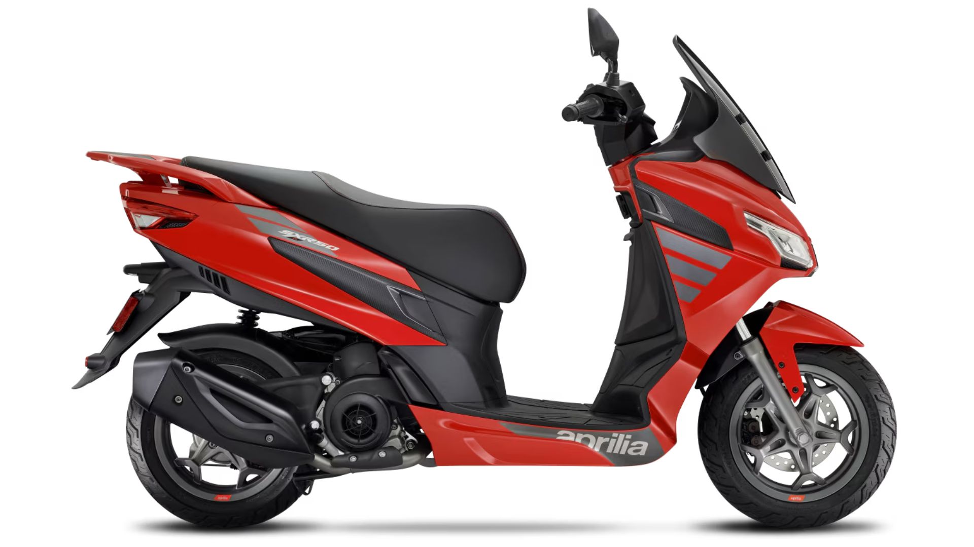 Aprilia SXR 50 Sport – pogled z boka z vidnim karbonskim izgledom