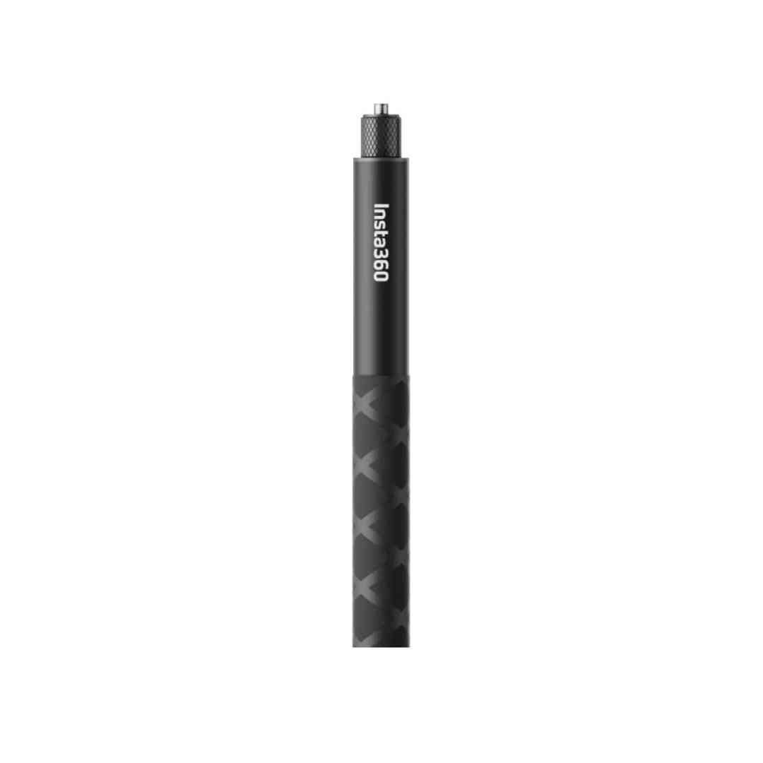 Alt: Insta360 Invisible Selfie Stick rastegnut do 114 cm na otvorenom
