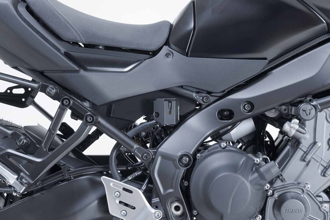 BRAKE FLUID RESERVOIR GUARD