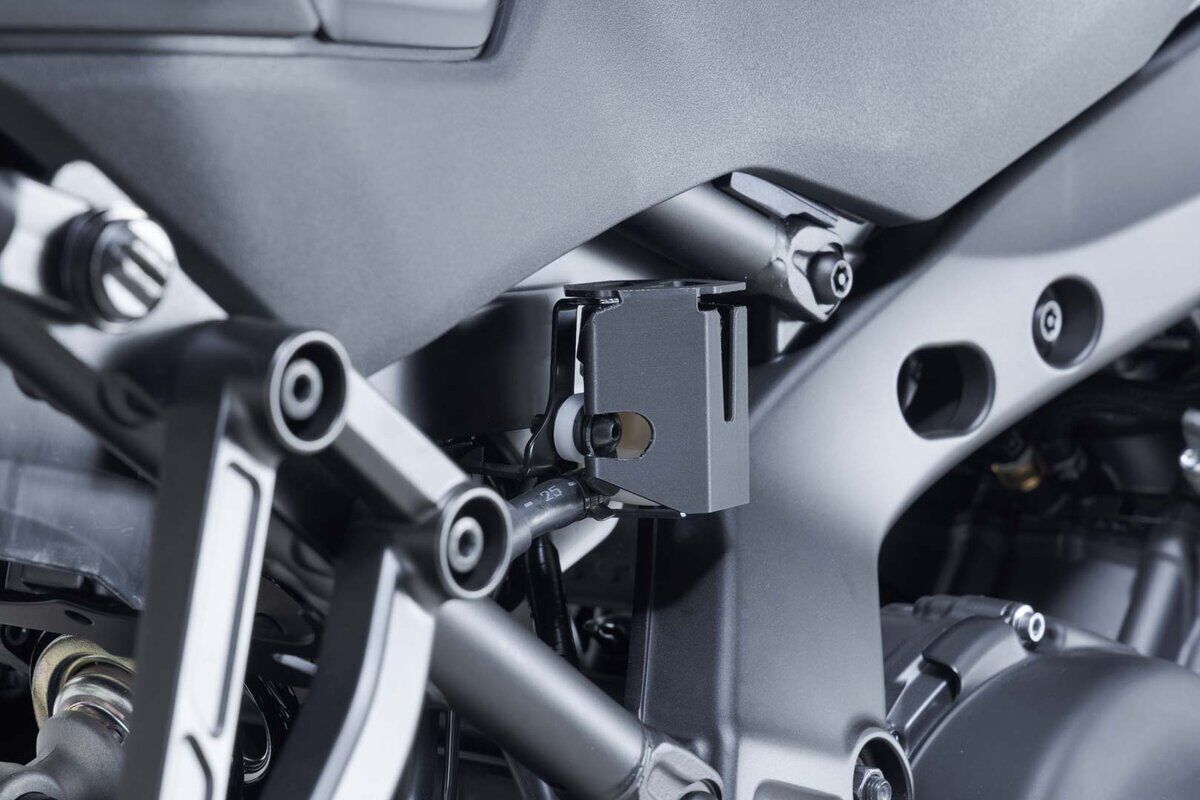 BRAKE FLUID RESERVOIR GUARD