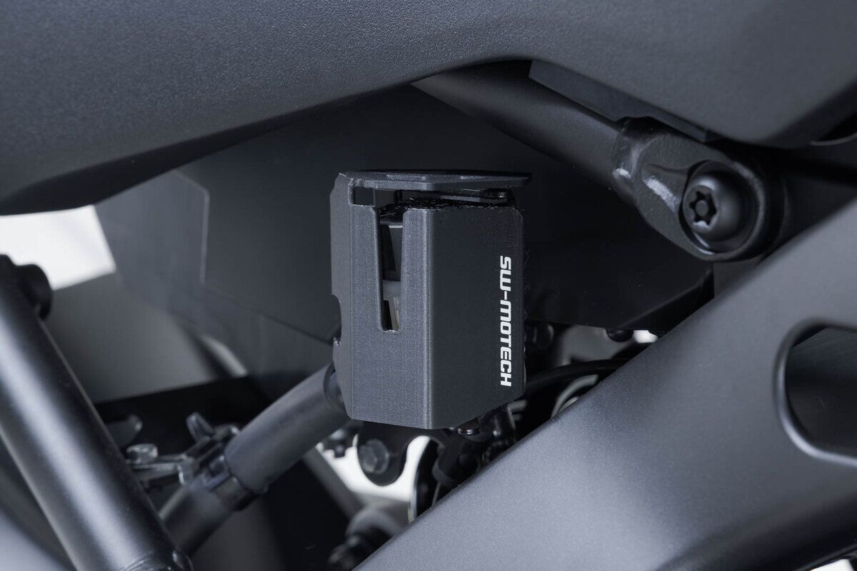 BRAKE FLUID RESERVOIR GUARD