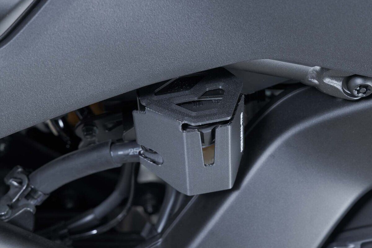 BRAKE FLUID RESERVOIR GUARD