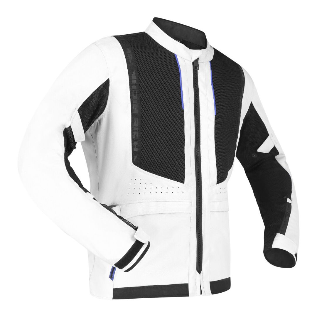 Bela in črna motoristična mrežasta jakna Richa, poševni sprednji pogled; zadrga, ovratnik in modri detajli.