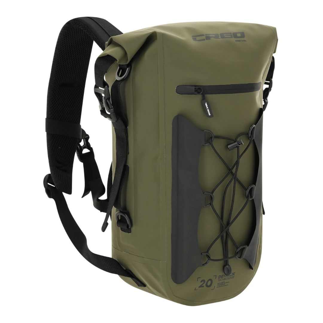 Olivno zelen vodoodporen nahrbtnik Richa Cargo Tech 20 L, bočni pogled; spredaj elastično prepletanje in vodoodporna zadrga.