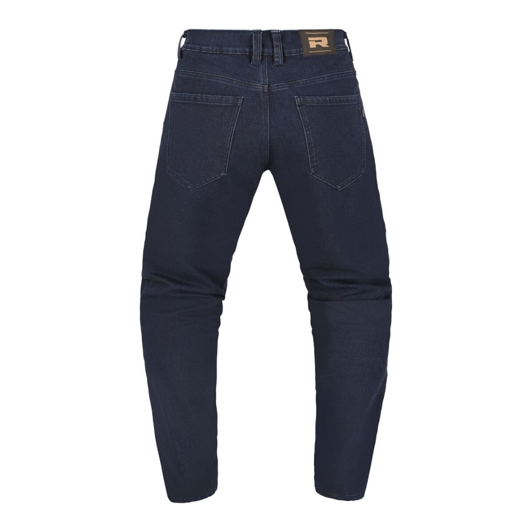 Motociklističke traperice tamne boje, stražnji pogled, dva stražnja džepa, diskretan motociklistički izgled.