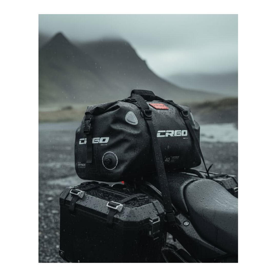 Priložena nastavljiva naramnica pri torbi Richa